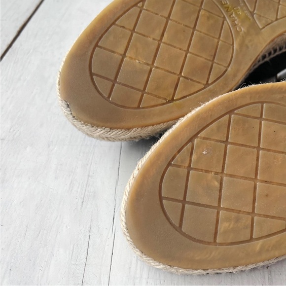 Rare CHANEL Womens CC Logo Cap Toe Espadrilles Black Leather sz 40 Tweed Quilted - Picture 13 of 15